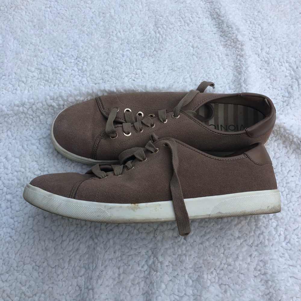 Vionic Sneakers - Picture 6 of 6
